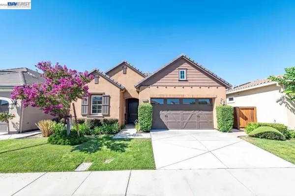 Property Slideshow image 2 of 93 | 1033 malbec ln, Brentwood (Cc), CA, 94513