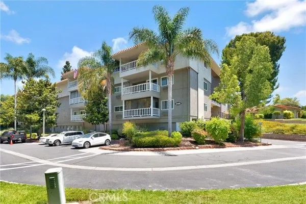 Property Slideshow image 2 of 35 | 2405 via mariposa 2c, Laguna Woods, CA, 92637