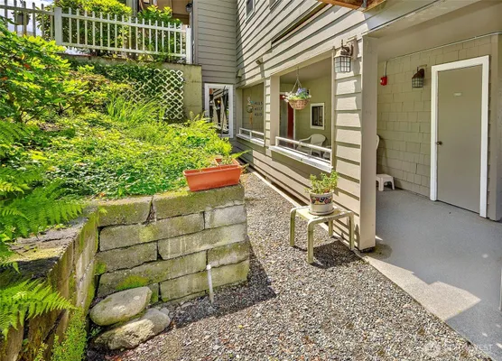 Property Slideshow image 2 of 33 | 4117 providence point dr 1002, Issaquah, WA, 98029