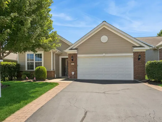 Property Slideshow image 3 of 36 | 2873 cascade falls cir, Elgin, IL, 60124