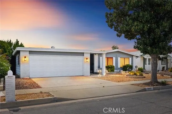 Property Slideshow image 3 of 44 | 1507 willow leaf dr, Hemet, CA, 92545