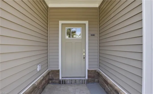 Property Slideshow image 3 of 32 | 1301 regal rd a, Suffolk, VA, 23434