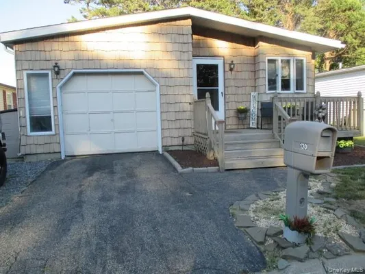 Property Slideshow image 2 of 14 | 130 village cir, Brookhaven, NY, 11949