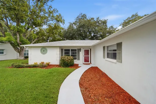 Property Slideshow image 2 of 39 | 8405 divot way, Port Richey, FL, 34668