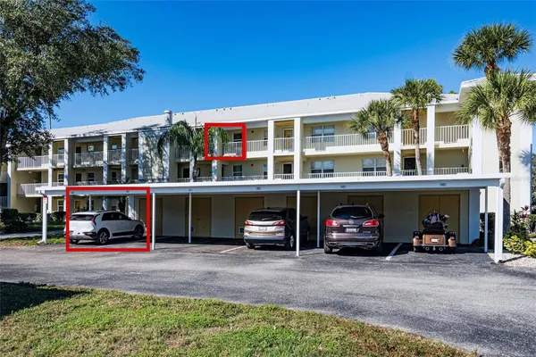 Property Slideshow image 2 of 42 | 433 cerromar ln 541, Venice, FL, 34293
