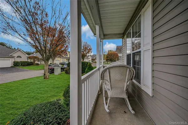 Property Slideshow image 3 of 47 | 98 scenic lake dr, Riverhead, NY, 11901