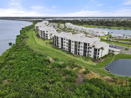 Property Slideshow image 2 of 55 | 850 tidewater shores loop 301, Bradenton, FL, 34208
