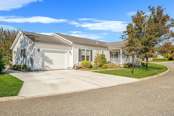 Property Slideshow image 3 of 48 | 1407 middle rd unit 258, Calverton, NY, 11933