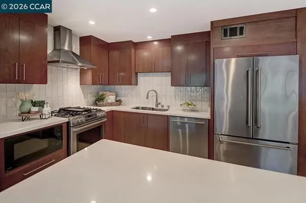 Property Slideshow image 3 of 51 | 1345 singingwood ct 8, Walnut Creek, CA, 94595
