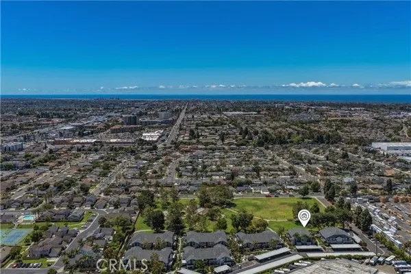 Property Slideshow image 2 of 33 | 18292 parkview, Huntington Beach, CA, 92648