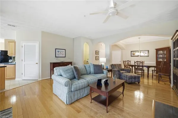 Property Slideshow image 2 of 25 | 2811 crescent moon ct, Virginia Beach, VA, 23456