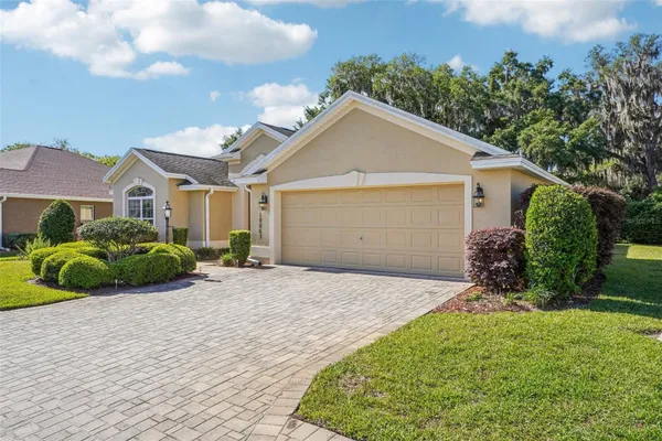 Property Slideshow image 3 of 57 | 10063 lake miona way, Oxford, FL, 34484
