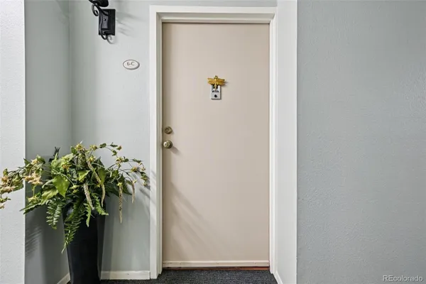 Property Slideshow image 3 of 31 | 650 s alton way 6c, Denver, CO, 80247