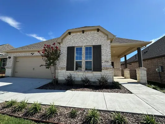 Property Slideshow image 2 of 28 | 5924 carmona trl, Fort Worth, TX, 76123