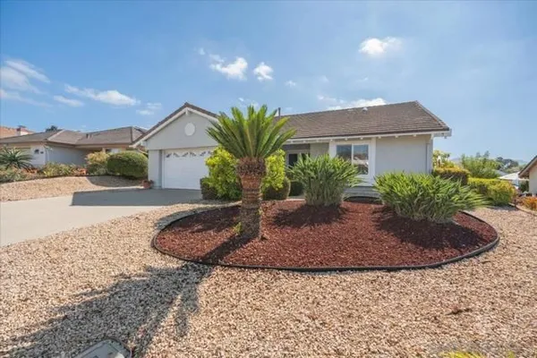Property Slideshow image 3 of 36 | 12740 camino emparrado, San Diego, CA, 92128