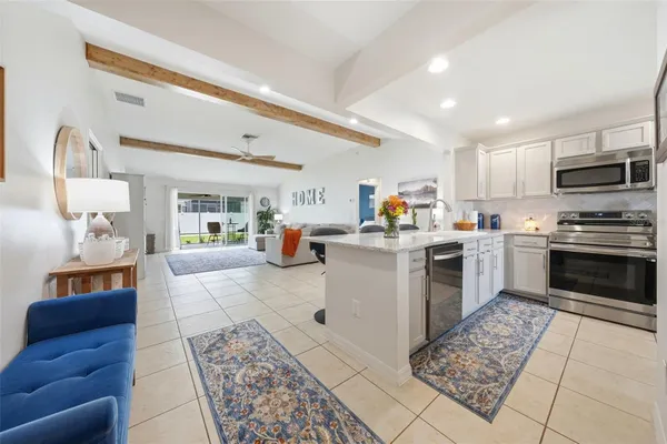 Property Slideshow image 2 of 19 | 5151 ne 121st ave, Oxford, FL, 34484