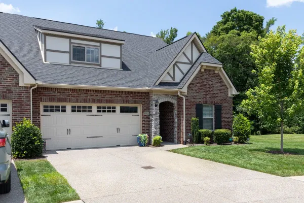 Property Slideshow image 2 of 39 | 1811 ravenwood ct, Lebanon, TN, 37090