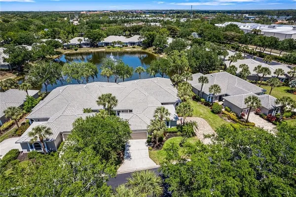 Property Slideshow image 2 of 19 | 3365 wildwood lake cir, Bonita Springs, FL, 34134