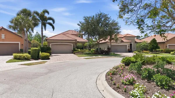 Property Slideshow image 2 of 92 | 12762 del corso loop loop, Bradenton, FL, 34211