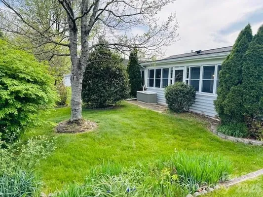 Property Slideshow image 3 of 32 | 208 dartcrest dr, Hendersonville, NC, 28792