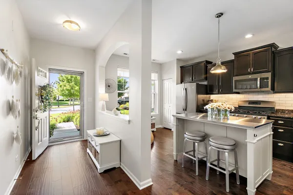 Property Slideshow image 3 of 26 | 545 autumn cir, Pingree Grove, IL, 60140
