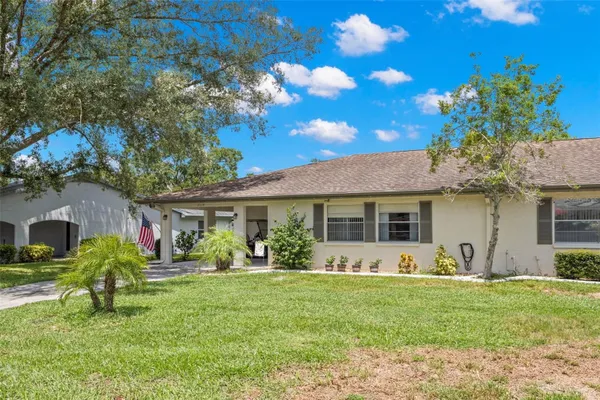Property Slideshow image 3 of 47 | 2110 harleston pl, Sun City Center, FL, 33573
