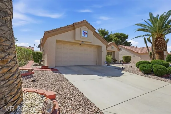 Property Slideshow image 3 of 57 | 2637 saltbush dr, Las Vegas, NV, 89134