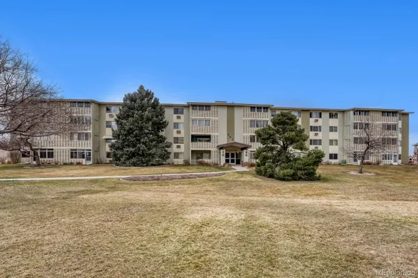 Property Slideshow image 3 of 29 | 595 s alton way 10c, Denver, CO, 80247