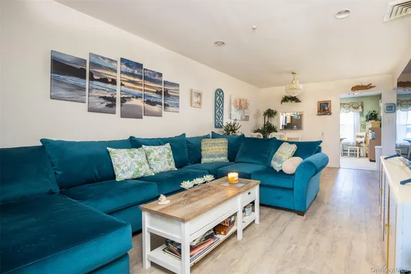 Property Slideshow image 2 of 10 | 7 cobblestone way, Brookhaven, NY, 11766