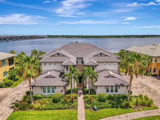 Property Slideshow image 2 of 77 | 1226 riverscape st, Bradenton, FL, 34208
