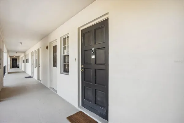 Property Slideshow image 2 of 31 | 7461 w country club dr 207, Sarasota, FL, 34243