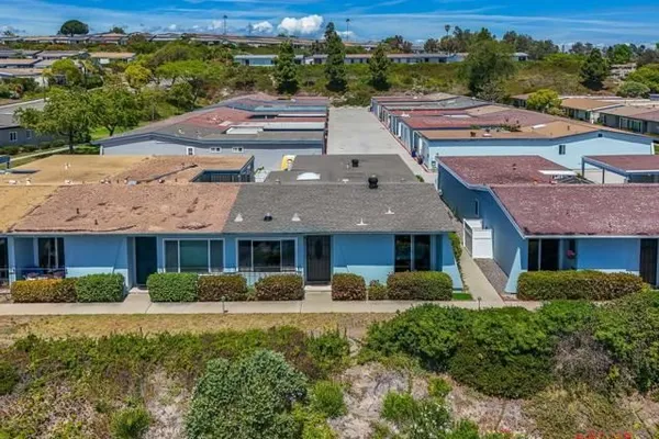 Property Slideshow image 2 of 43 | 3839 vista campana 42, Oceanside, CA, 92057