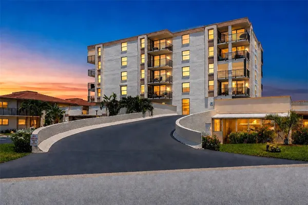 Property Slideshow image 2 of 39 | 6145 sun blvd 306, St Petersburg, FL, 33715