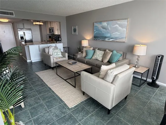 Property Slideshow image 3 of 9 | 6104 palma del mar blvd 605, St Petersburg, FL, 33715