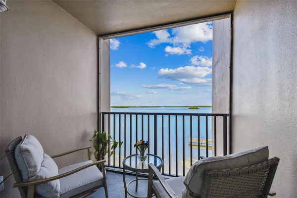 Property Slideshow image 3 of 44 | 634 edgewater dr 744, Dunedin, FL, 34698