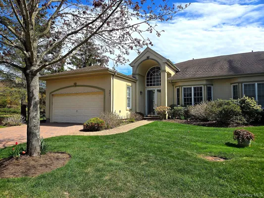 Property Slideshow image 2 of 24 | 381 altessa blvd, Huntington, NY, 11747