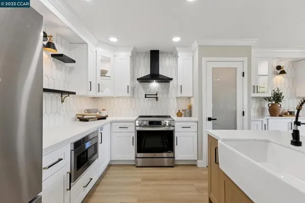 Property Slideshow image 2 of 52 | 2101 golden rain rd 14, Walnut Creek, CA, 94595