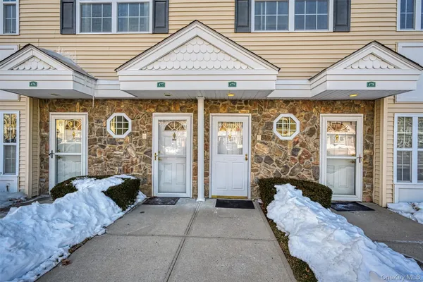 Property Slideshow image 2 of 50 | 479 spring dr, East Meadow, NY, 11554