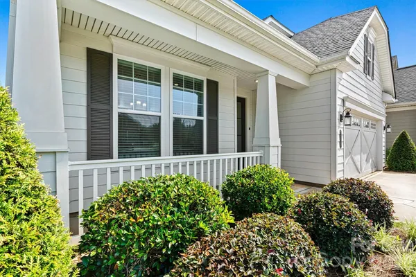 Property Slideshow image 3 of 48 | 7315 surprise ct, Charlotte, NC, 28215