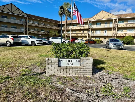 Property Slideshow image 2 of 38 | 2464 australia way 66, Clearwater, FL, 33763