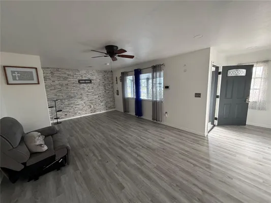 Property Slideshow image 2 of 10 | 1205 hacienda dr, Sun City Center, FL, 33573