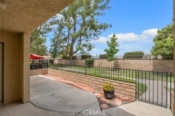 Property Slideshow image 2 of 34 | 19064 elm dr, Apple Valley, CA, 92308