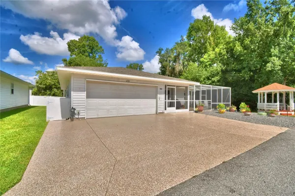 Property Slideshow image 2 of 71 | 4789 squire hollow dr, Lakeland, FL, 33811