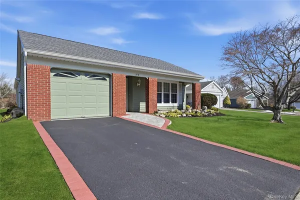 Property Slideshow image 3 of 32 | 506 lancaster ct, Brookhaven, NY, 11961