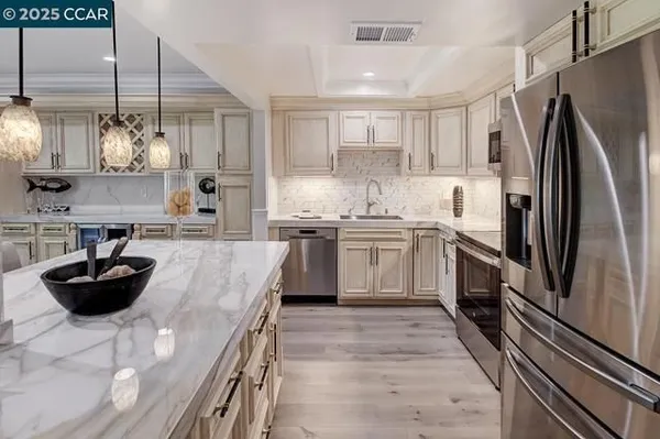 Property Slideshow image 2 of 51 | 2601 pine knoll dr 8, Walnut Creek, CA, 94595