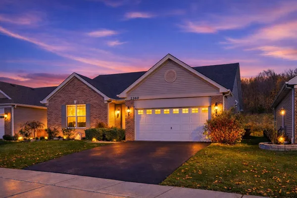 Property Slideshow image 2 of 30 | 2260 indigo dr, Algonquin, IL, 60102