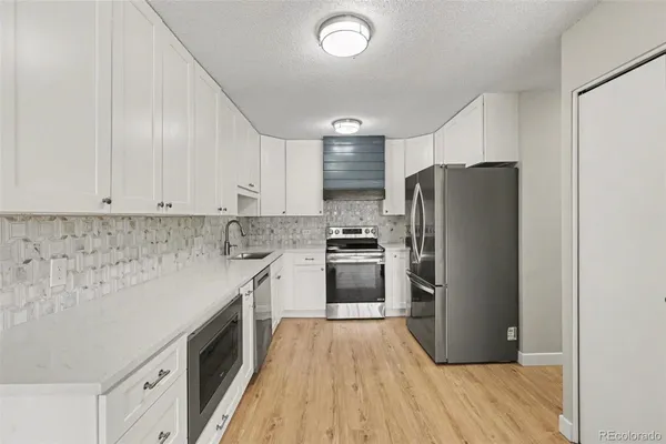 Property Slideshow image 3 of 18 | 680 s alton way 7b, Denver, CO, 80247