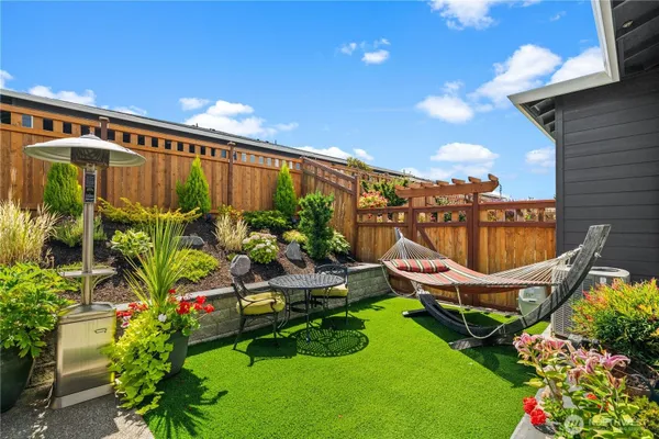 Property Slideshow image 2 of 32 | 15215 182nd ave, Bonney Lake, WA, 98391
