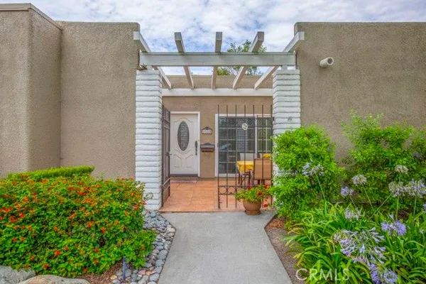 Property Slideshow image 2 of 30 | 2044 via mariposa e b, Laguna Woods, CA, 92637