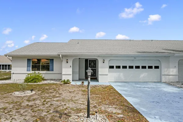 Property Slideshow image 2 of 24 | 914 sun key ct court, Sun City Center, FL, 33573